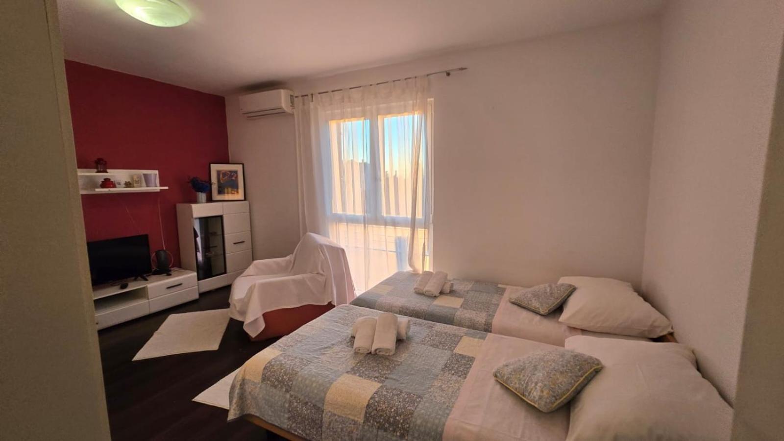 Studio Apartment Ljubica For 2 Persons 150M From The Beach Porec Exterior photo