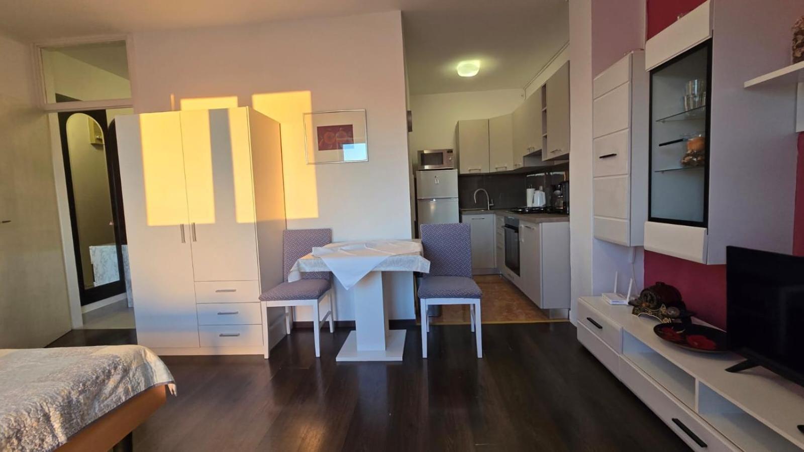 Studio Apartment Ljubica For 2 Persons 150M From The Beach Porec Exterior photo